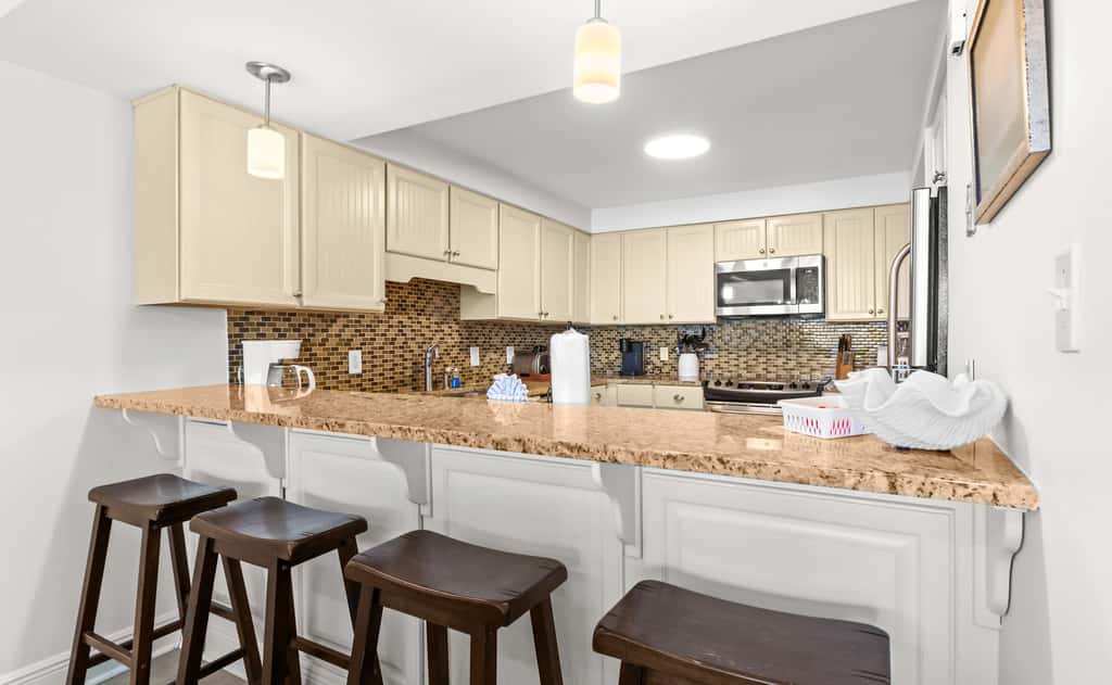 Beach & Gulf-front Condo on Fifth Floor with outdoor Pool, Gym