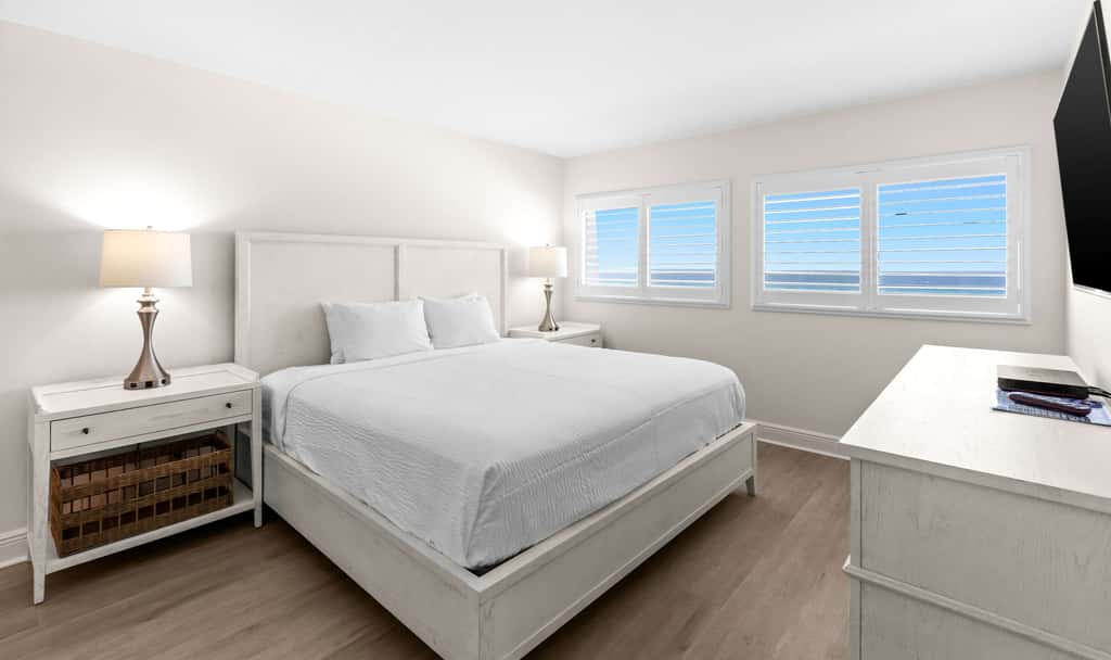 Beach & Gulf-front Condo on Fifth Floor with outdoor Pool, Gym