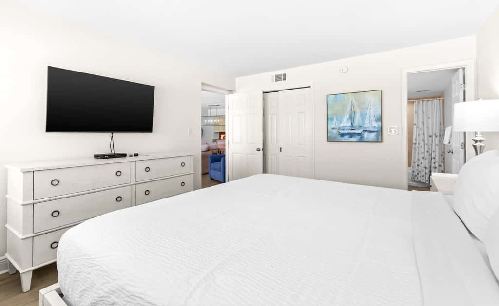 Beach & Gulf-front Condo on Fifth Floor with outdoor Pool, Gym