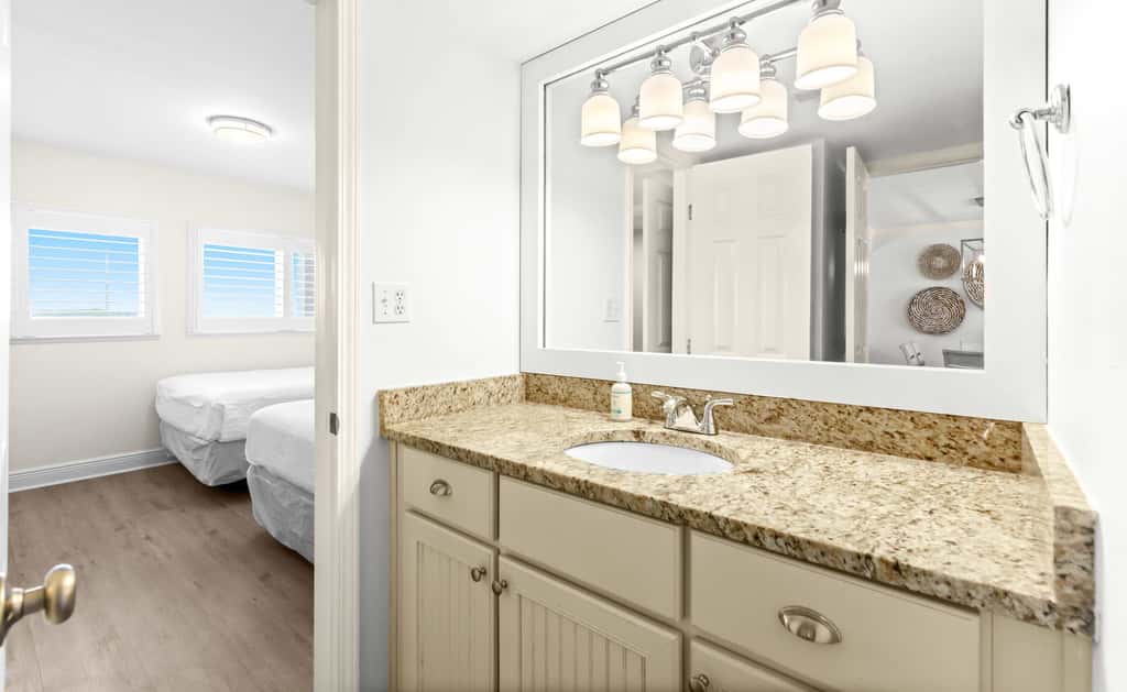 Beach & Gulf-front Condo on Fifth Floor with outdoor Pool, Gym