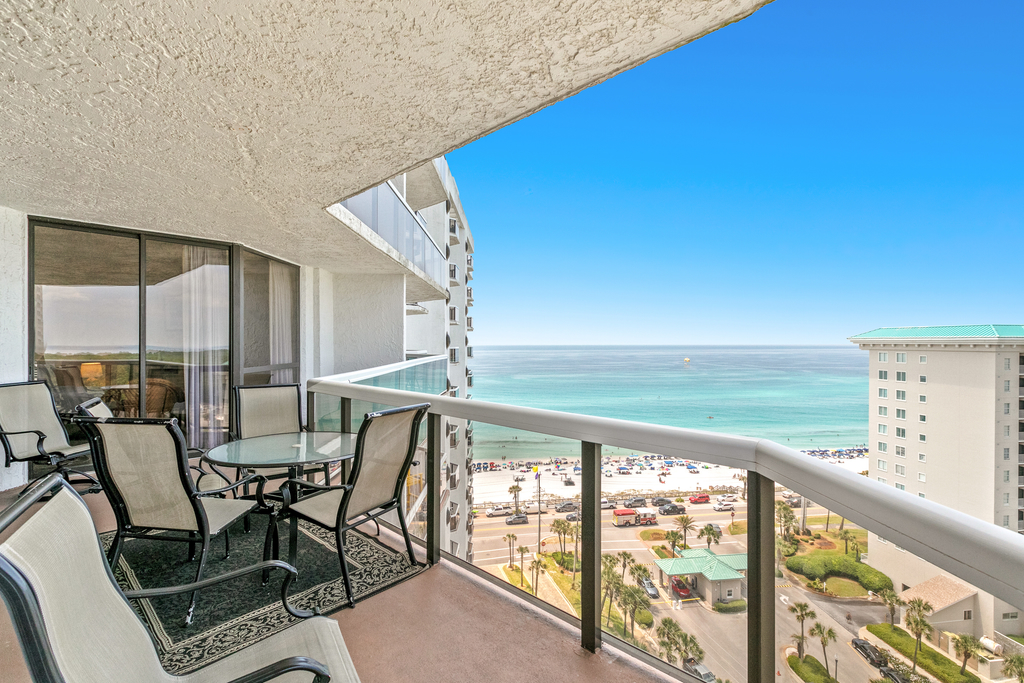 Amazing condo with gorgeous beach views, pool, & hot tub