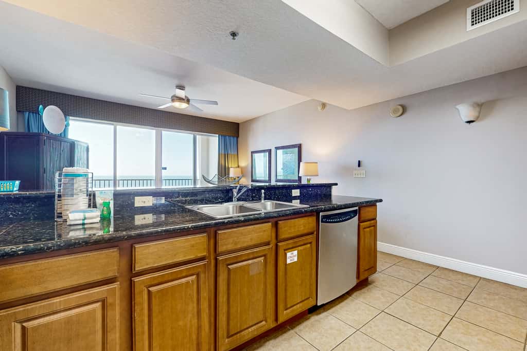 Gulf View Condo in Miramar Beach with Pool ,Gym and Beach Access