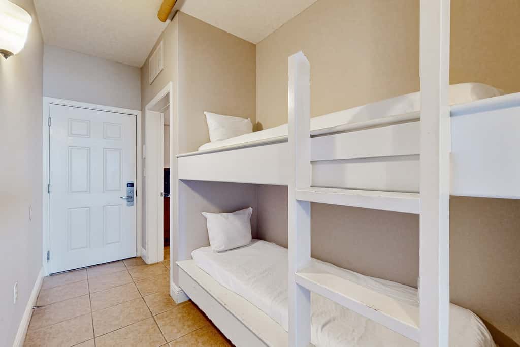 Gulf View Condo in Miramar Beach with Pool ,Gym and Beach Access
