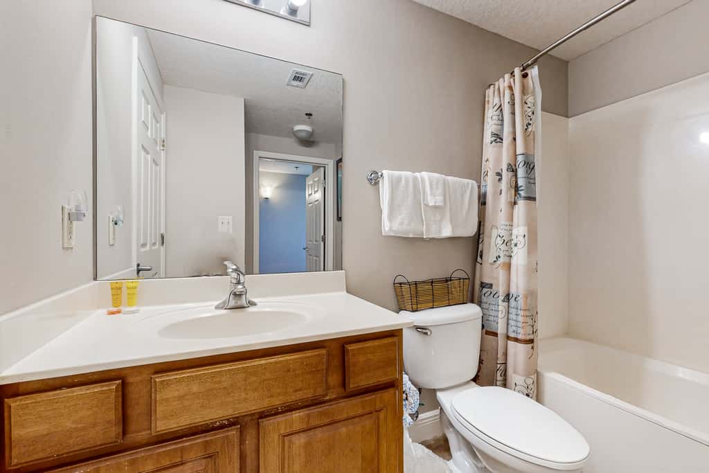 Gulf View Condo in Miramar Beach with Pool ,Gym and Beach Access
