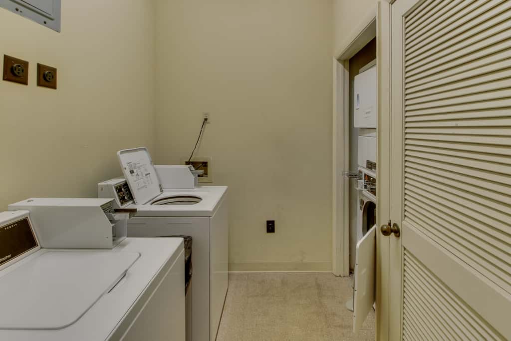 Gulf-view resort condo with pool, hot tubs, & over-street beach access