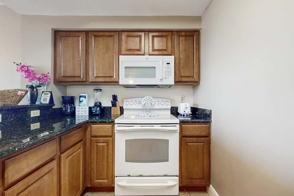 Beachfront Condo with Pool Gym and Scenic Balcony in Miramar Beach