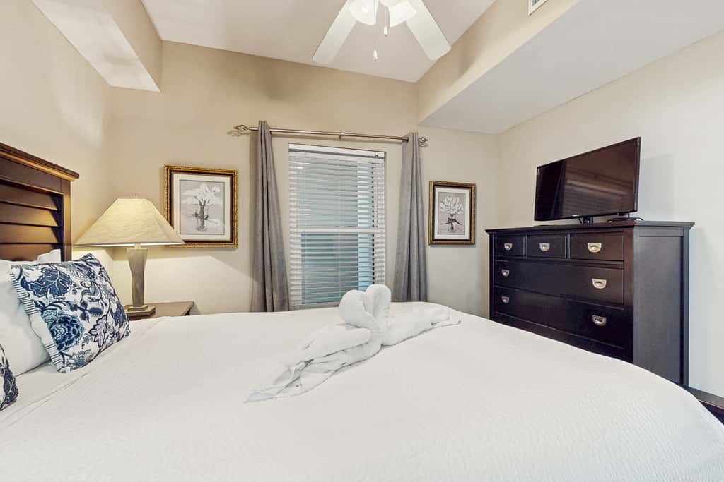 Beachfront Condo with Pool Gym and Scenic Balcony in Miramar Beach