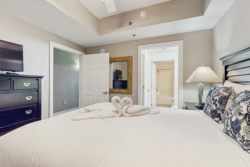Beachfront Condo with Pool Gym and Scenic Balcony in Miramar Beach