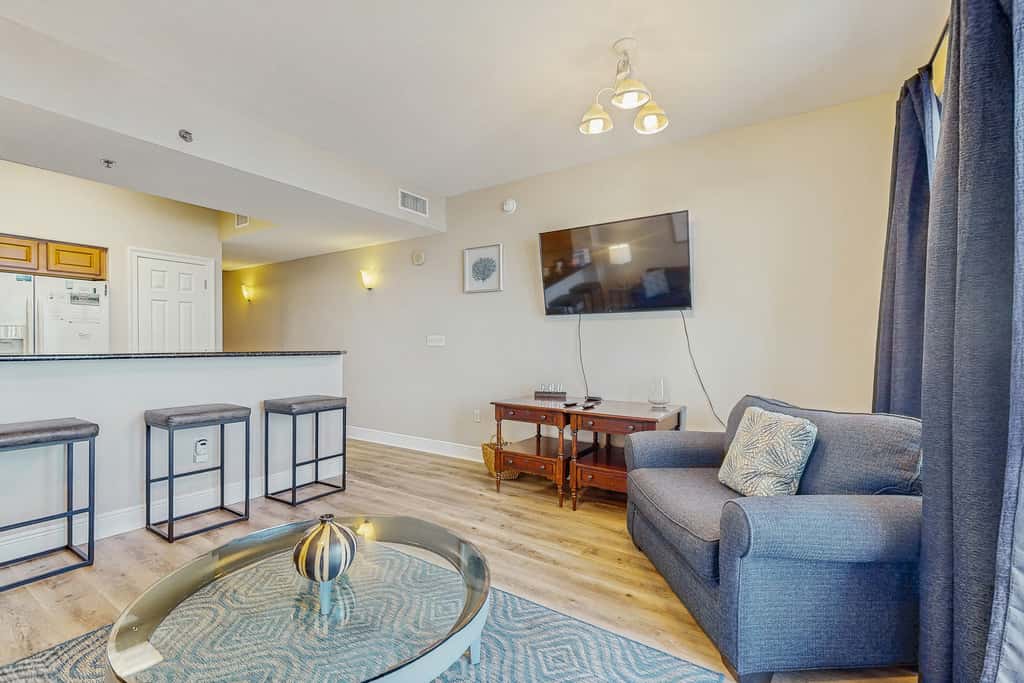 Beachfront Condo with Beach Views,Private Balcony and Pool Access in Miramar Beach