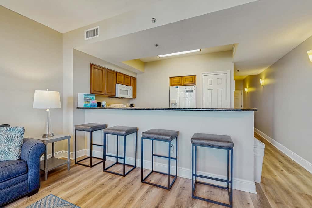 Beachfront Condo with Beach Views,Private Balcony and Pool Access in Miramar Beach