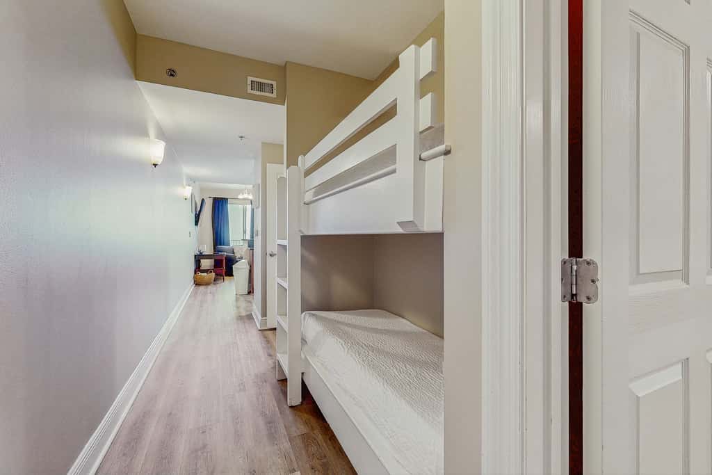 Beachfront Condo with Beach Views,Private Balcony and Pool Access in Miramar Beach