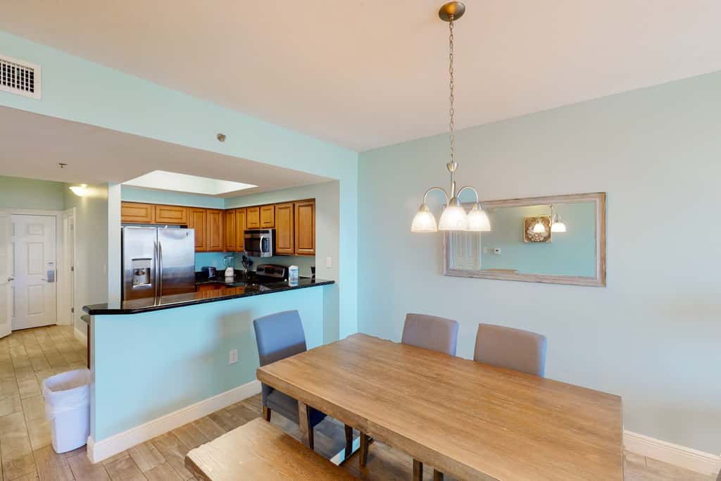 Seventh Floor Condo with Beach View Pool Gym and Private Balcony