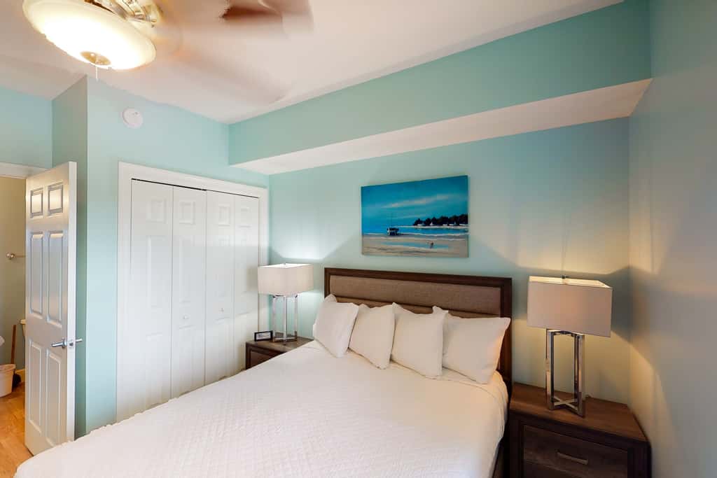 Seventh Floor Condo with Beach View Pool Gym and Private Balcony