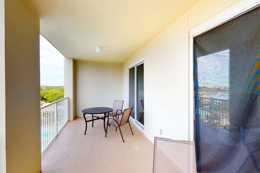 Seventh Floor Condo with Beach View Pool Gym and Private Balcony