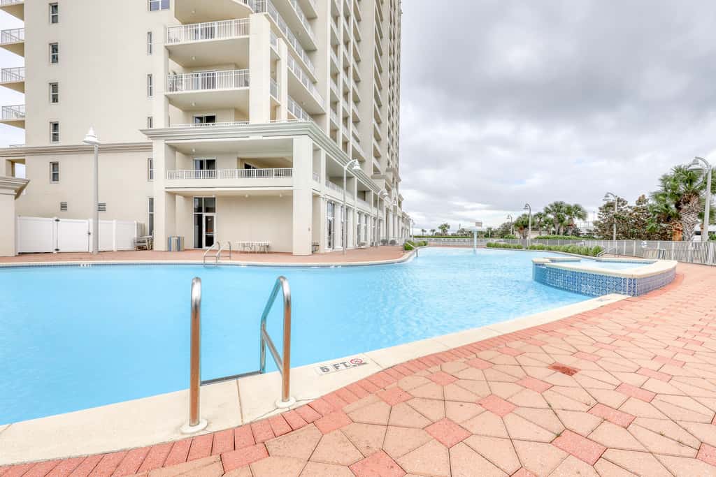 Seventh Floor Condo with Beach View Pool Gym and Private Balcony