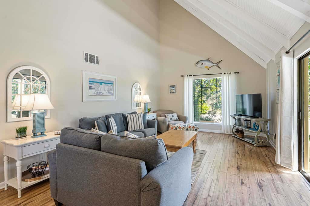 Sunny Seascape Condo with Spacious Balcony - Pools, Golf & Tennis
