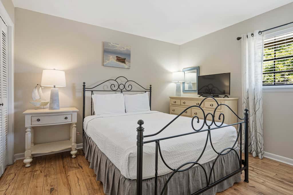 Sunny Seascape Condo with Spacious Balcony - Pools, Golf & Tennis