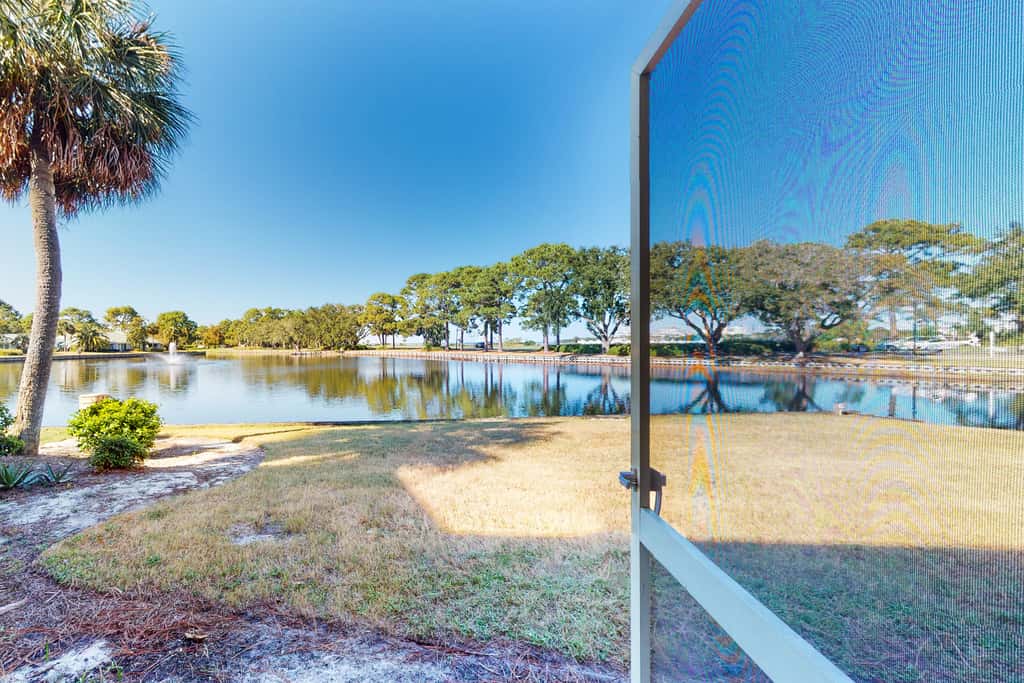 Waterfront townhome with pools, tennis & beach access