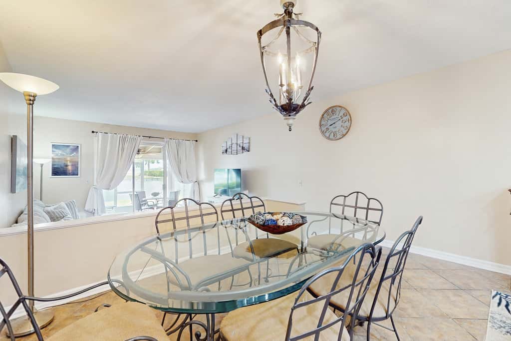 Waterfront townhome with pools, tennis & beach access