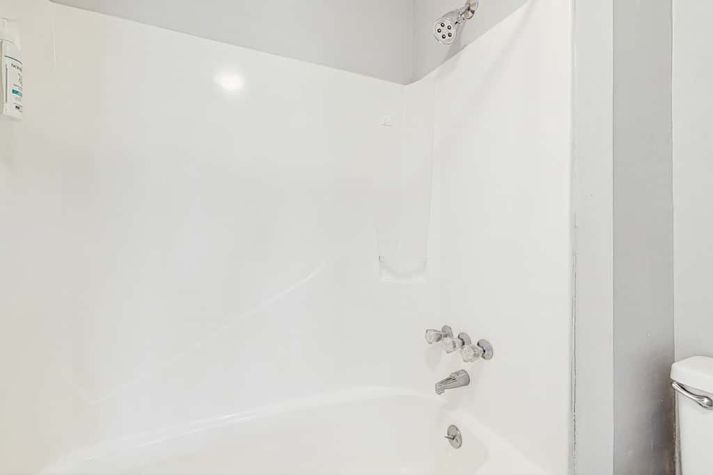 Waterfront townhome with pools, tennis & beach access