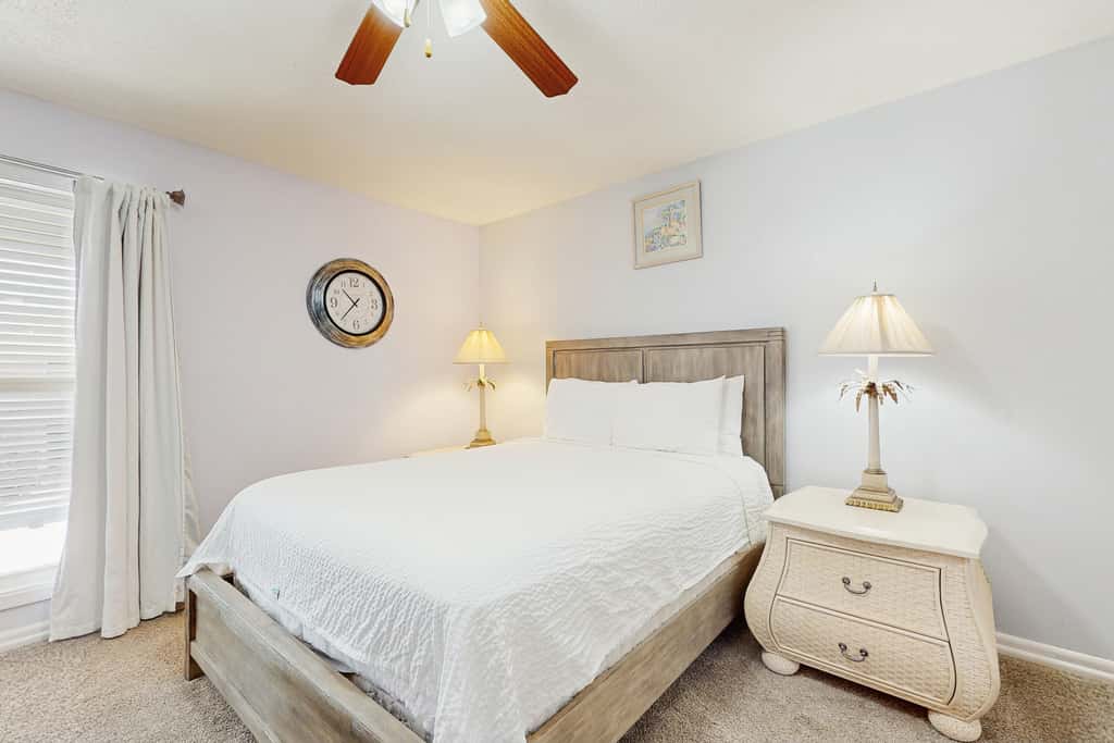 Waterfront townhome with pools, tennis & beach access