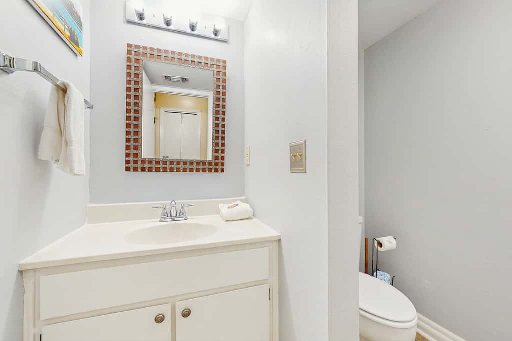 Waterfront townhome with pools, tennis & beach access
