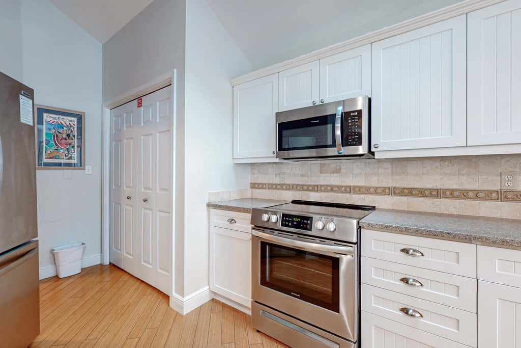 Gorgeous coastal home with shared pool, beach access and golf