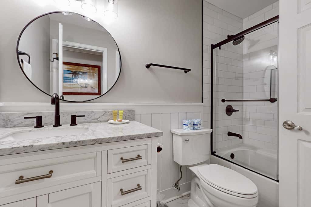 Gorgeous coastal home with shared pool, beach access and golf