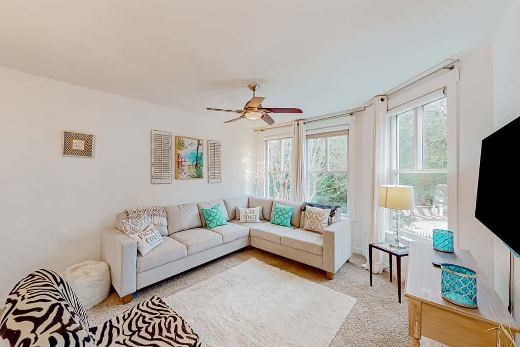 Elegant condo at the Village of Baytowne Wharf with pool, hot tub, & tennis