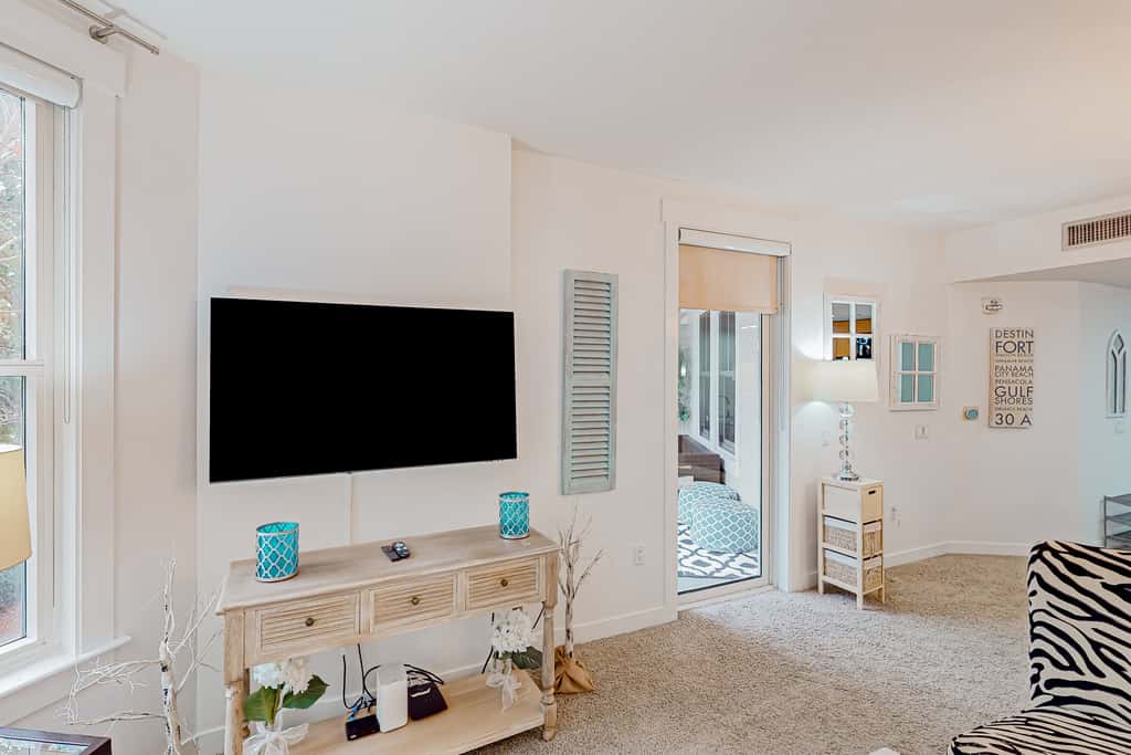 Elegant condo at the Village of Baytowne Wharf with pool, hot tub, & tennis