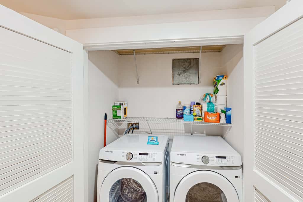 Elegant condo at the Village of Baytowne Wharf with pool, hot tub, & tennis