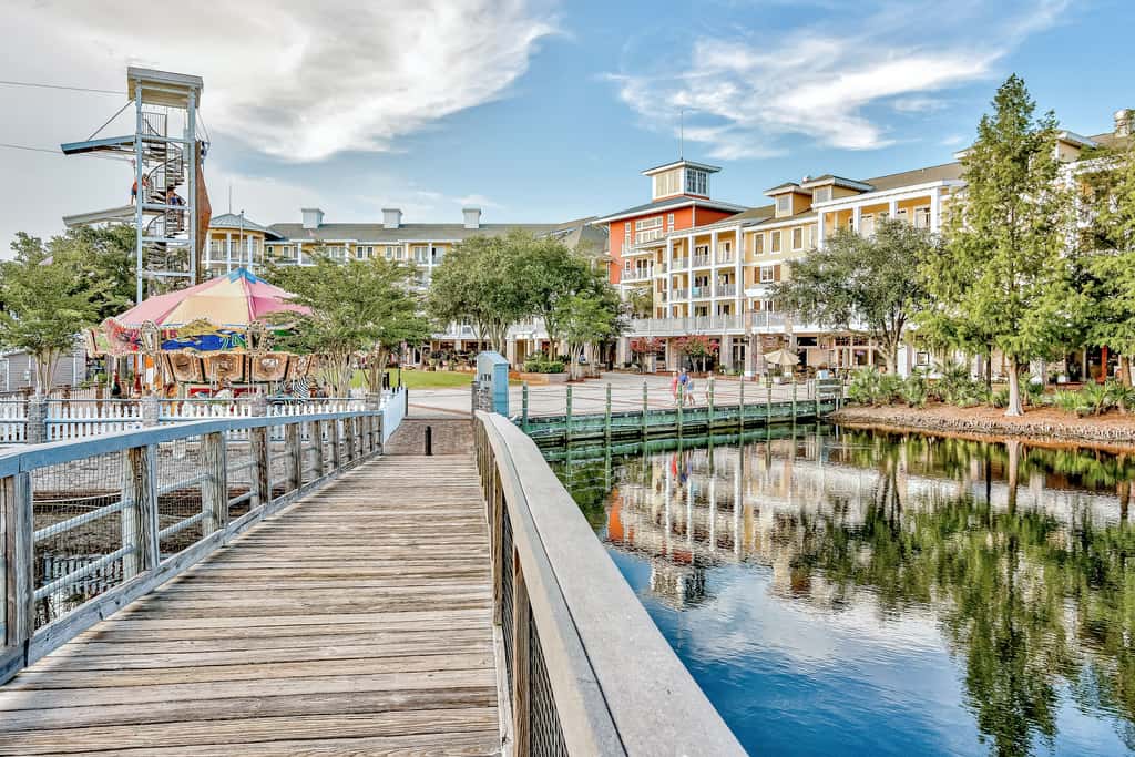 Elegant condo at the Village of Baytowne Wharf with pool, hot tub, & tennis