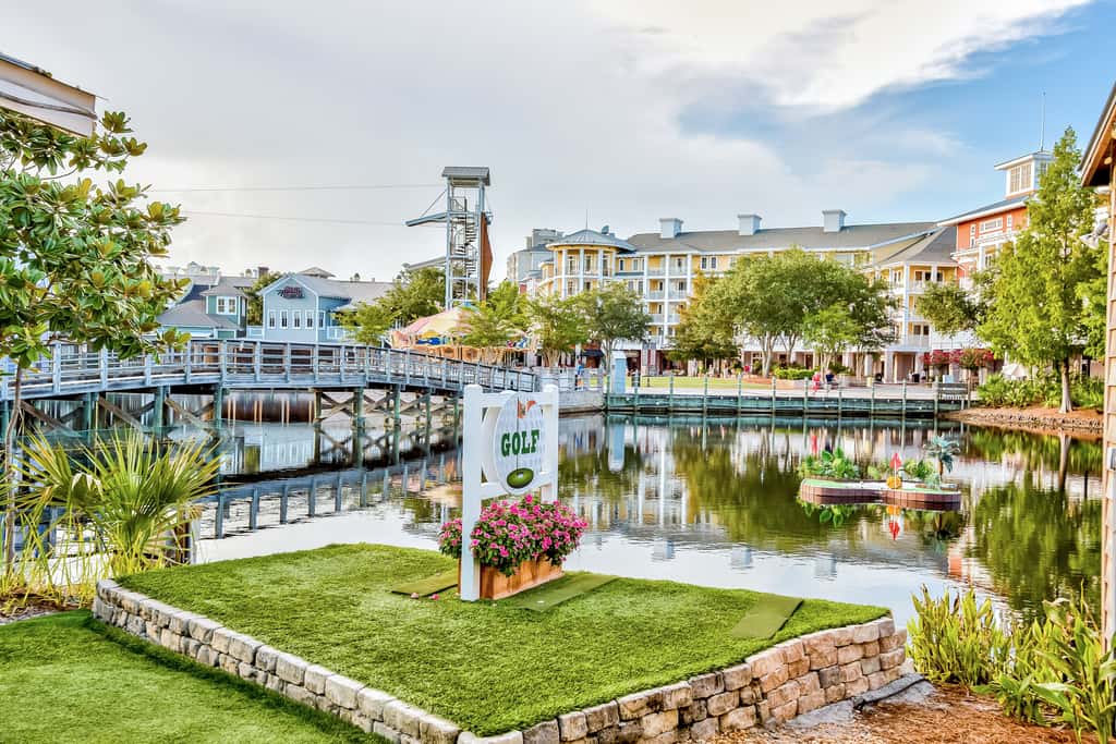 Elegant condo at the Village of Baytowne Wharf with pool, hot tub, & tennis
