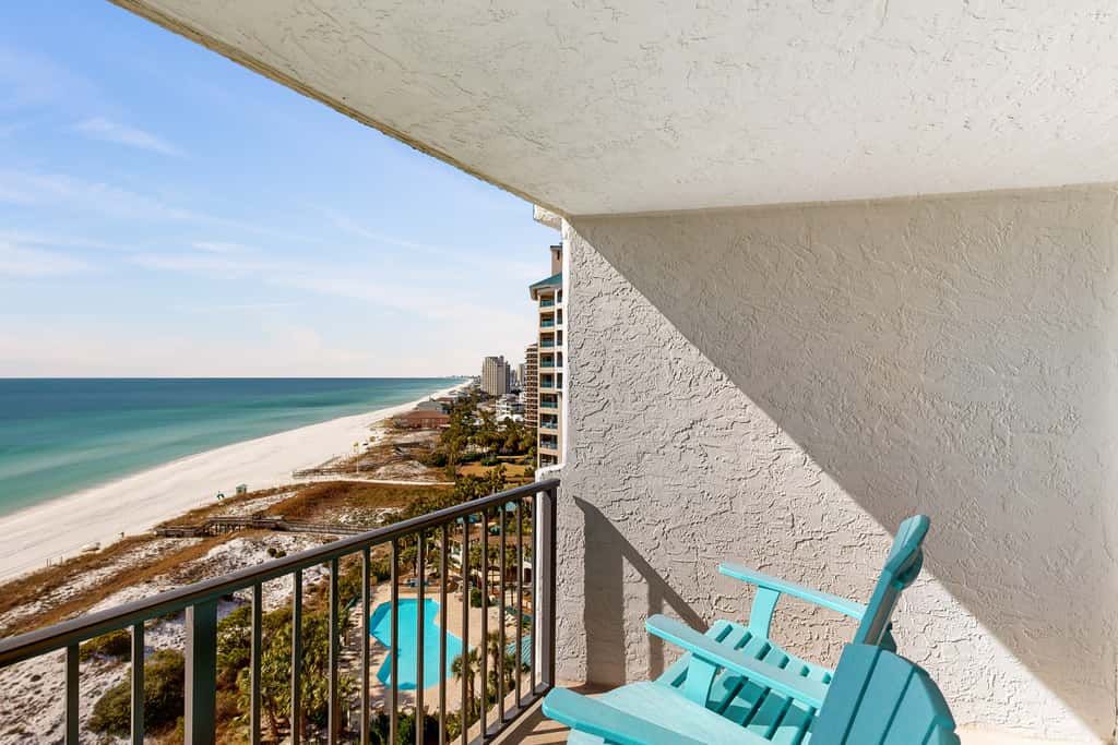 Gulf-front condo with balcony, ocean view, W&D, pool, hot tub & tennis