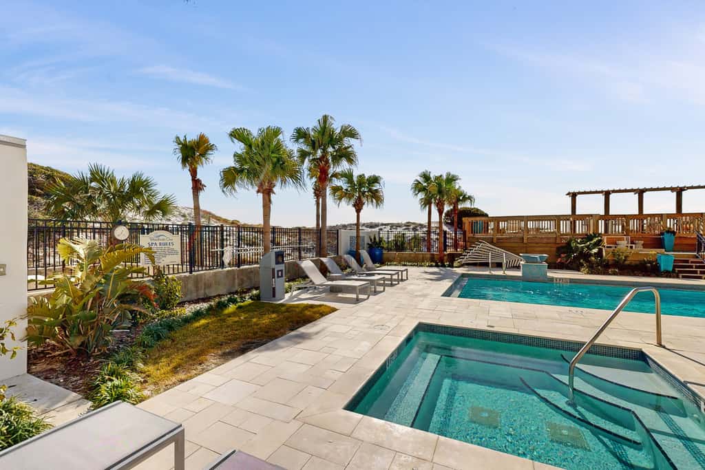 Gulf-front condo with balcony, ocean view, W&D, pool, hot tub & tennis