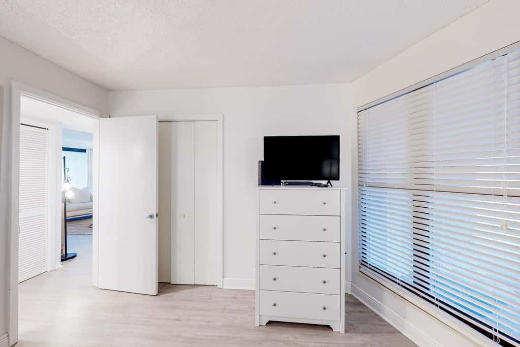 Beautiful beachfront condo with pool, beach tram, tennis, golf, & on-site dining