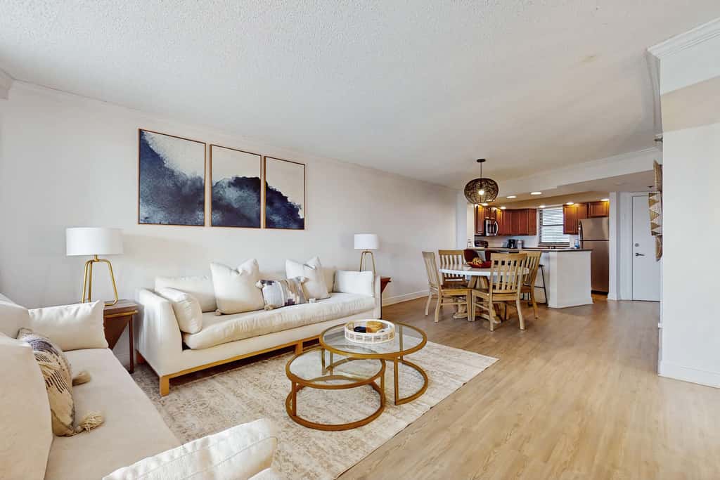 Beautiful beachfront condo with pool, beach tram, tennis, golf, & on-site dining