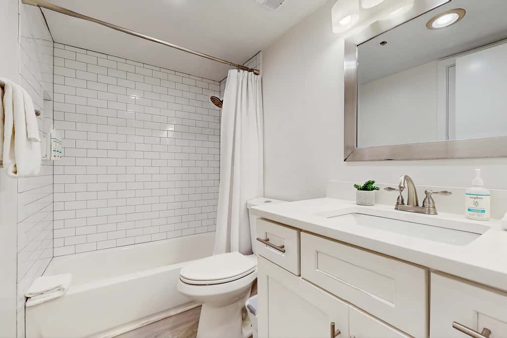 Beautiful beachfront condo with pool, beach tram, tennis, golf, & on-site dining