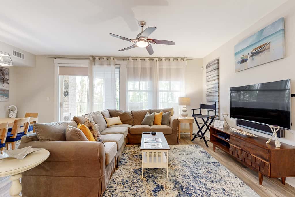 Spacious condo with bay views, renovated pool, hot tub, & beach access!