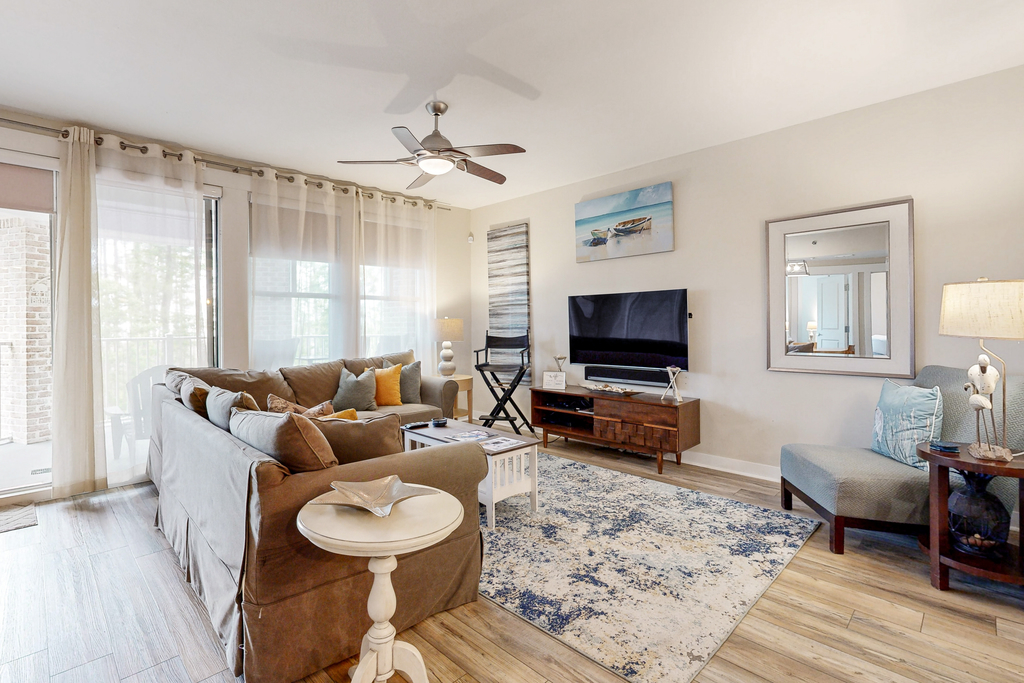 Spacious condo with bay views, renovated pool, hot tub, & beach access!