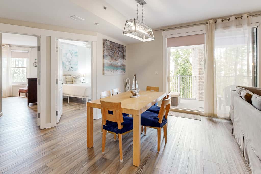 Spacious condo with bay views, renovated pool, hot tub, & beach access!