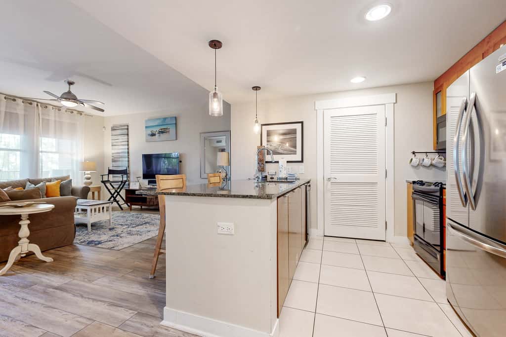 Spacious condo with bay views, renovated pool, hot tub, & beach access!