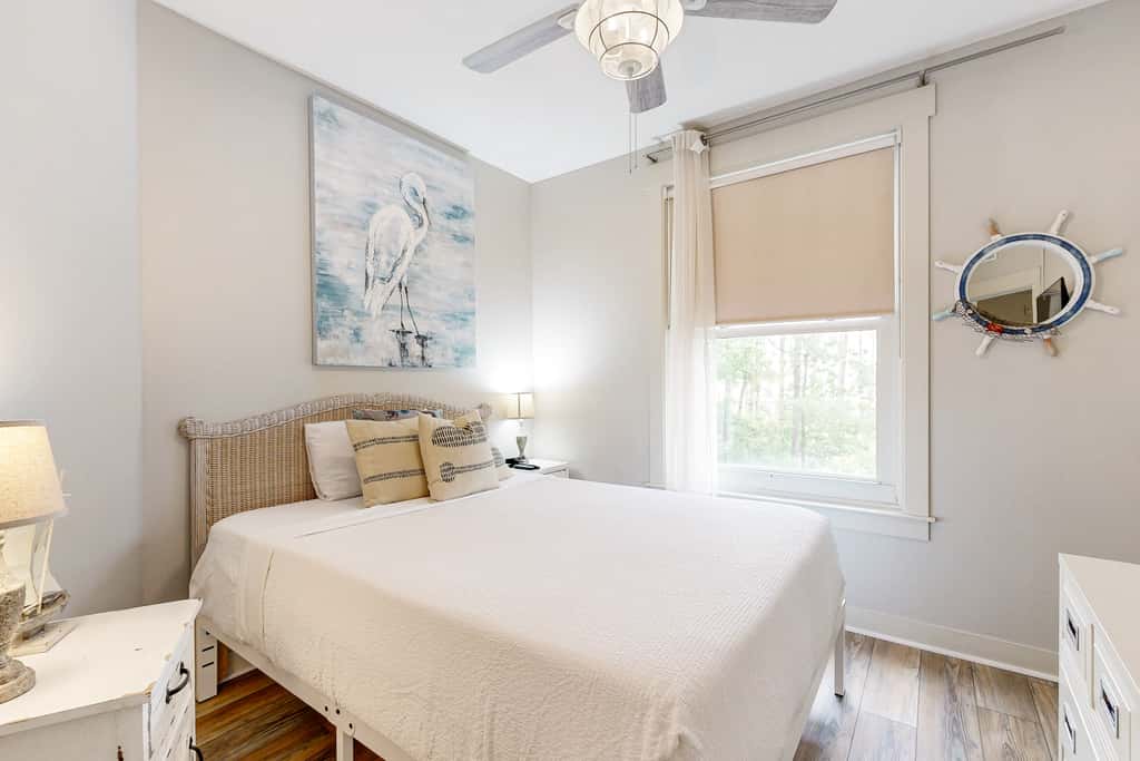 Spacious condo with bay views, renovated pool, hot tub, & beach access!