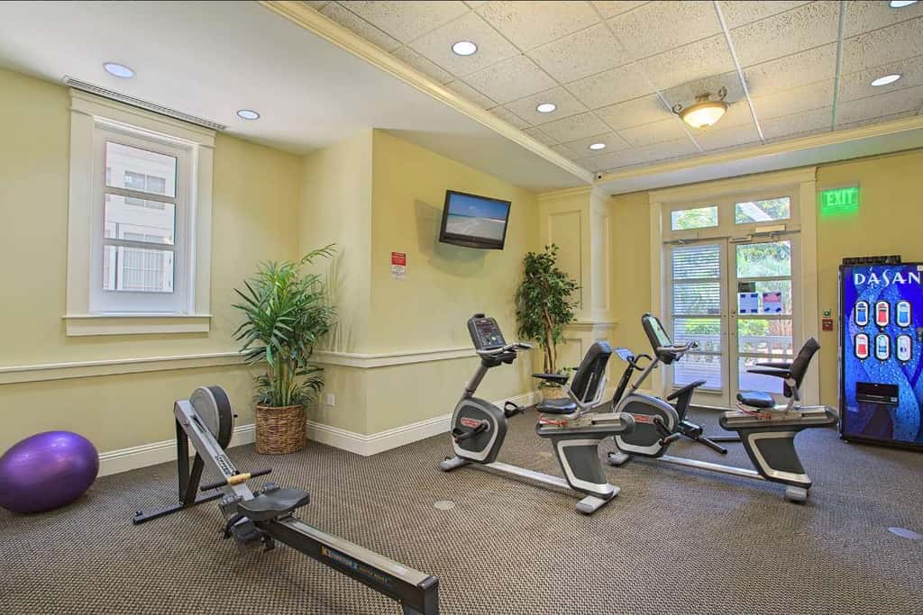 Spacious condo with bay views, renovated pool, hot tub, & beach access!