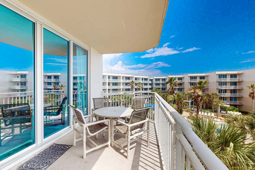 Warm, Welcoming Condo At Waterscape w Children's Playground & Two Hot Tubs