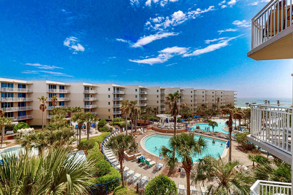 Warm, Welcoming Condo At Waterscape w Children's Playground & Two Hot Tubs