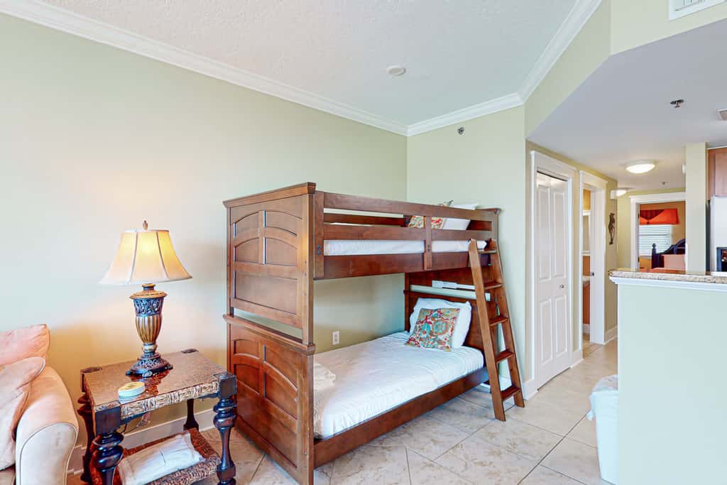 Warm, Welcoming Condo At Waterscape w Children's Playground & Two Hot Tubs
