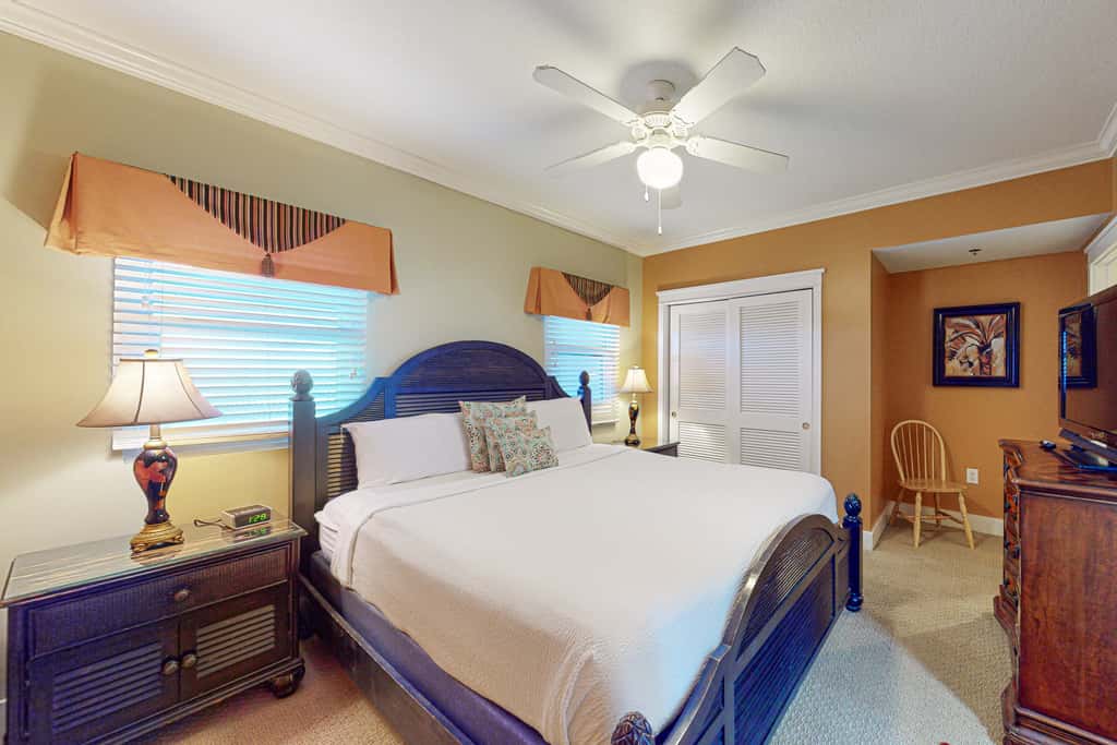 Warm, Welcoming Condo At Waterscape w Children's Playground & Two Hot Tubs