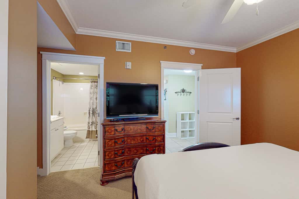 Warm, Welcoming Condo At Waterscape w Children's Playground & Two Hot Tubs