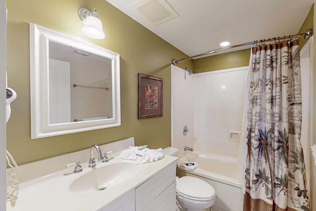 Warm, Welcoming Condo At Waterscape w Children's Playground & Two Hot Tubs